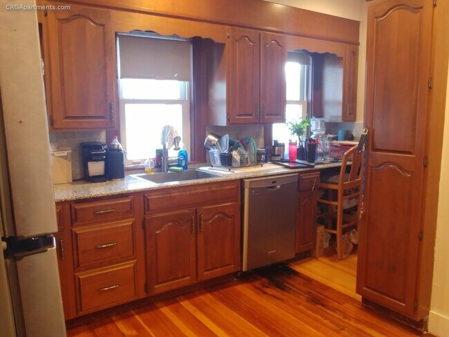47 Bowdoin St, Unit 2T in Medford, MA - Building Photo - Building Photo