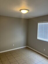 1061 W 19th St in Merced, CA - Foto de edificio - Building Photo