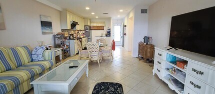 2724 Garden Dr S, Unit 310 in Lake Worth Beach, FL - Building Photo - Building Photo