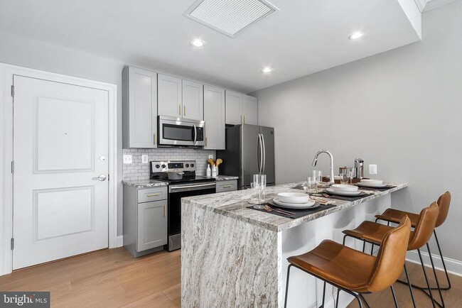 64 N 23rd St-Unit -1903 in Philadelphia, PA - Foto de edificio - Building Photo