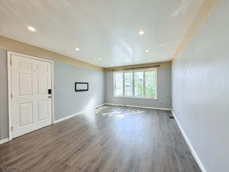 221 Geneva St in Elizabeth, NJ - Building Photo