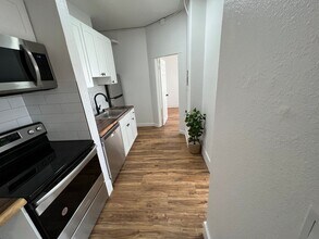 Adams Apartments in Tacoma, WA - Building Photo - Interior Photo