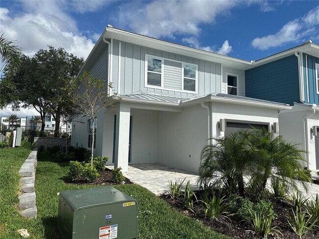 7845 Spectrum Dr in Kissimmee, FL - Building Photo - Building Photo