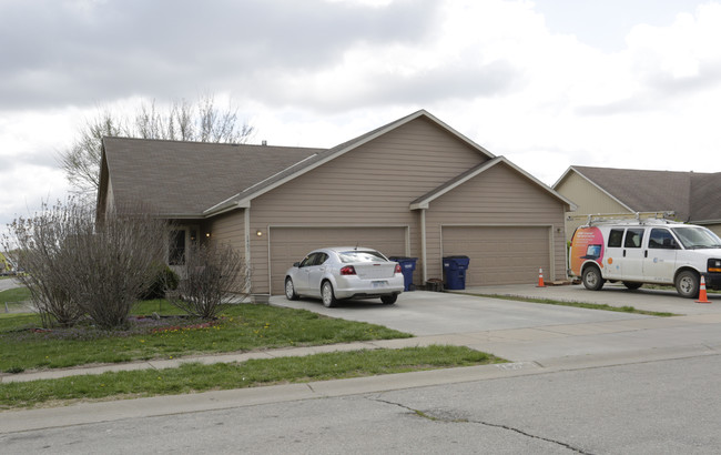 1402-1430 Tall Grass Cir in Eudora, KS - Building Photo - Building Photo