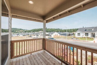 774-776 Riley Dr NE in Silverton, OR - Building Photo - Building Photo