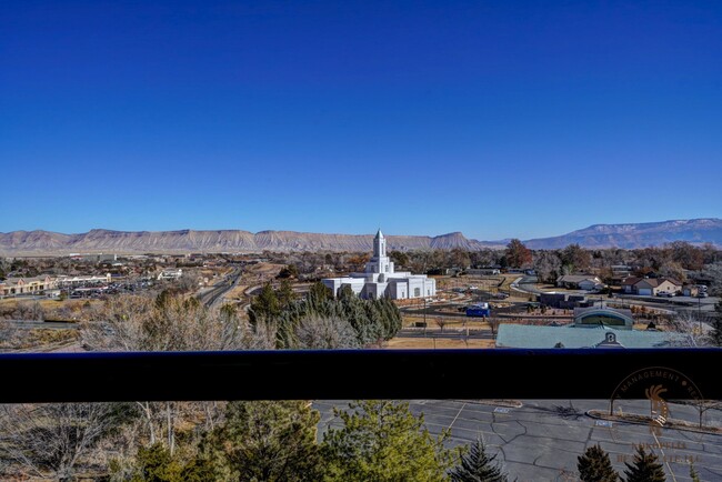 1111 Horizon Dr in Grand Junction, CO - Foto de edificio - Building Photo