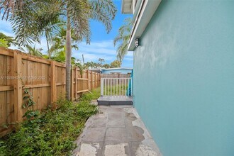 766 NW 42nd St in Fort Lauderdale, FL - Building Photo - Building Photo
