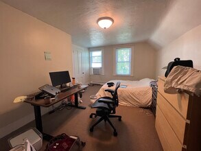 92 Pleasant St, Unit 3 in Cambridge, MA - Building Photo - Building Photo