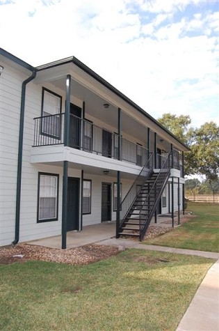 University Trails Prairie View Apartments in Hempstead, TX - Building Photo - Building Photo