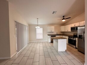 318 NW 7th Pl in Cape Coral, FL - Building Photo - Building Photo