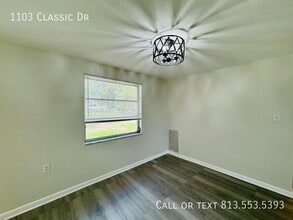 1103 Classic Dr in Holiday, FL - Building Photo - Building Photo