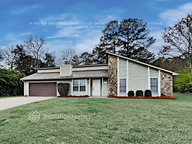 property at 2463 Mistletoe Ln SW
