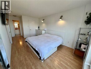 135 James St S in Hamilton, ON - Building Photo - Building Photo