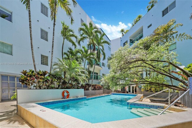 2699 Tigertail Ave, Unit 23 in Miami, FL - Foto de edificio - Building Photo