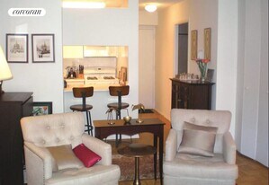 250 E 40th St in New York, NY - Building Photo