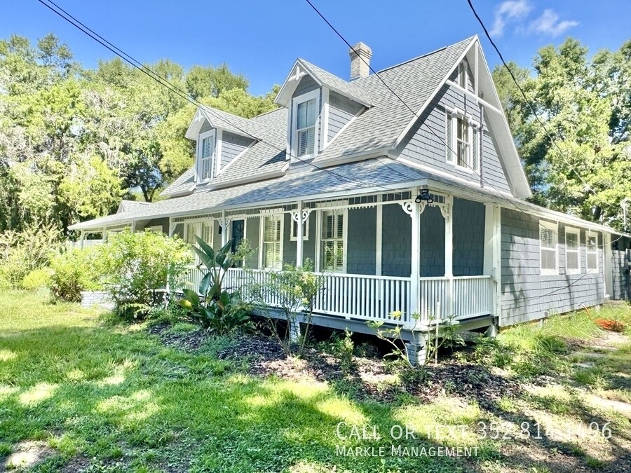 6971 Earlwood Ave in Mount Dora, FL - Building Photo