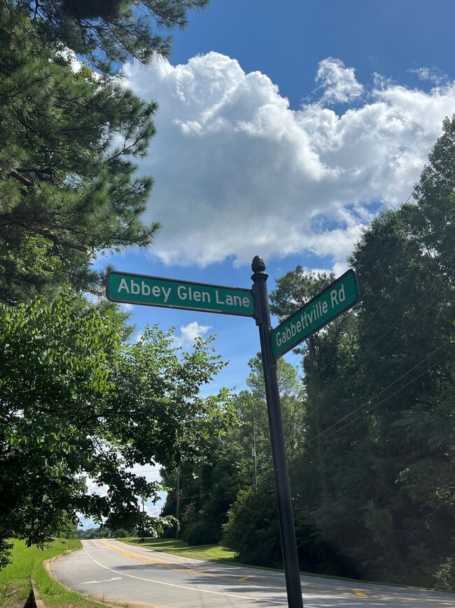 Abbey Glen Apartment Homes in West Point, GA - Foto de edificio - Building Photo