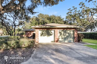 15824 Fairview Point in Tavares, FL - Building Photo