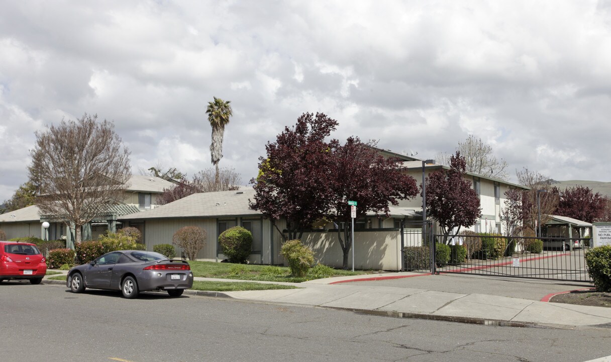 725 Auburn Pl in Hayward, CA - Foto de edificio