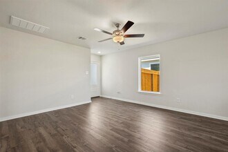 10410 Red Cardinal Dr in Cleveland, TX - Building Photo - Building Photo