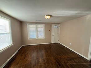 821 S Saville Ave in Independence, MO - Building Photo - Building Photo