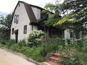 4405 Morningside Rd in Edina, MN - Foto de edificio - Building Photo