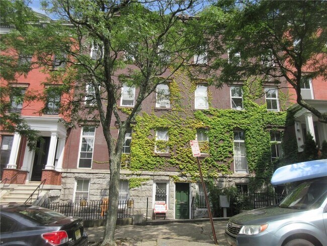 100 Bowen St-Unit -3 Eeast in Providence, RI - Building Photo - Building Photo