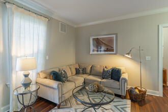 Taylor Woods Apartment Homes in Berlin, NJ - Foto de edificio - Interior Photo
