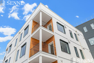 3 Ward St, Unit 404 in Somerville, MA - Foto de edificio - Building Photo