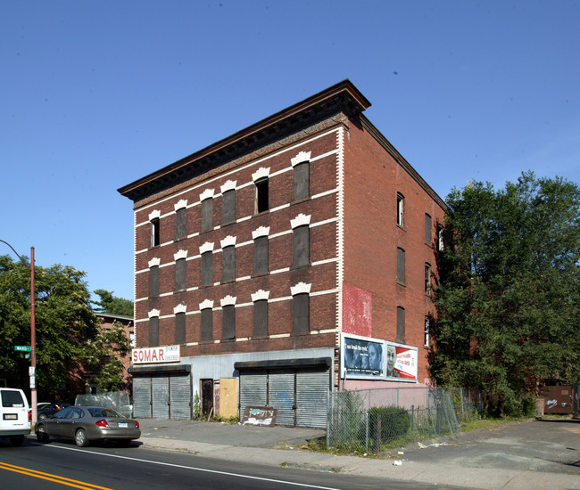 1004 Broad St in Hartford, CT - Building Photo - Building Photo