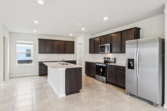 5031 Furrowed Wy in St. Cloud, FL - Building Photo - Building Photo