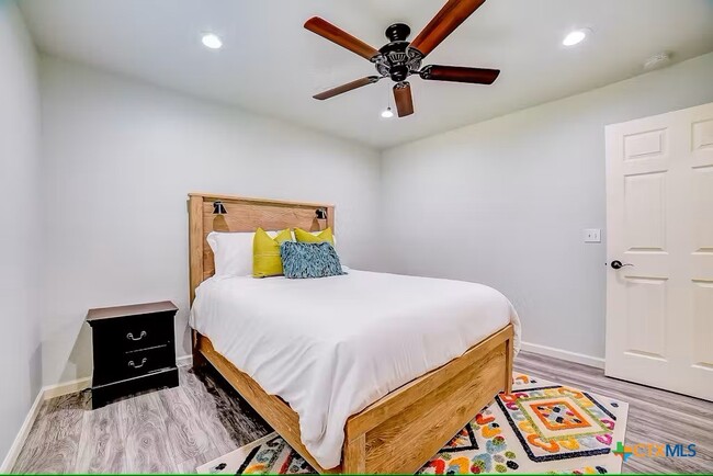 property at 1374 Forest View Dr