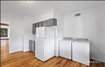 212 Maple St in New Haven, CT - Building Photo - Building Photo