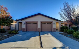 923 Gail Gardner Way in Prescott, AZ - Building Photo