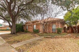 4303 Windward Cir in Dallas, TX - Building Photo