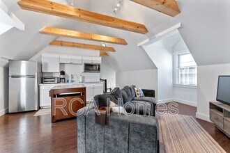 6116 Guilford Ave in Indianapolis, IN - Building Photo - Building Photo