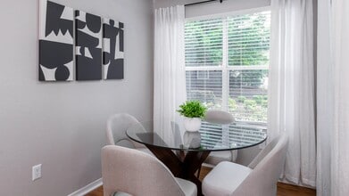 The Oasis at 1800 in Tallahassee, FL - Building Photo - Building Photo