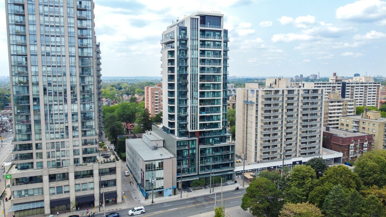 The Barrington in Toronto, ON - Building Photo