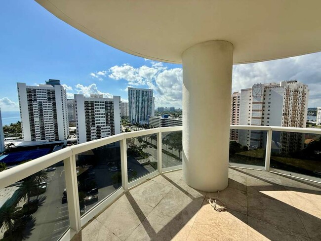 1850 S Ocean Dr, Unit 1405 in Hallandale Beach, FL - Building Photo - Building Photo