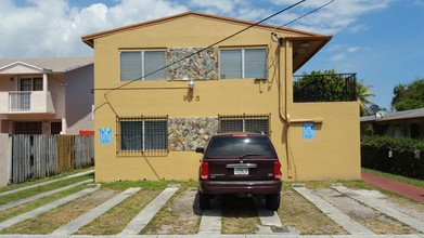 975 NW 5th St in Miami, FL - Building Photo - Building Photo