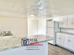 641 N 14th Ave in Pocatello, ID - Building Photo - Building Photo
