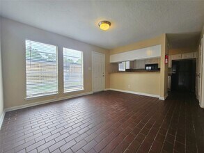 3424 Avenue P in Rosenberg, TX - Foto de edificio - Building Photo