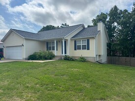 23194 Redeem Ln in Waynesville, MO - Building Photo