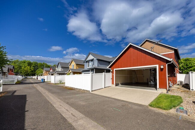 714 SE 14th Ave in Battle Ground, WA - Building Photo - Building Photo