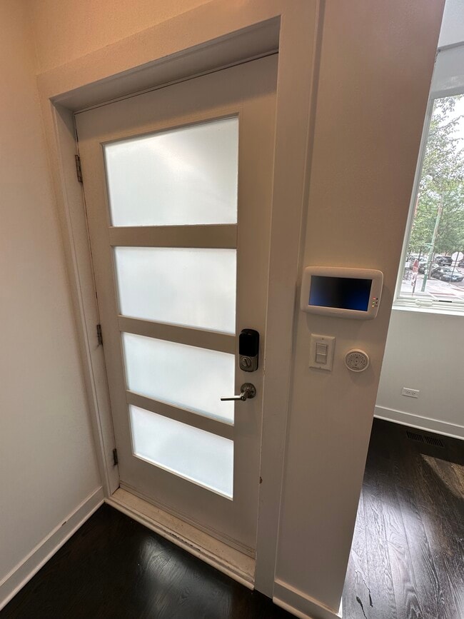 1758 W Cullerton St, Unit 1F in Chicago, IL - Building Photo - Building Photo