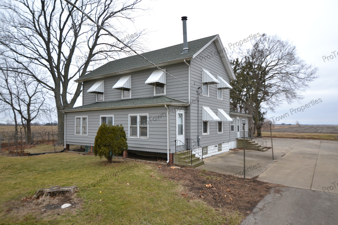 19664 W Hoff Rd in Elwood, IL - Building Photo