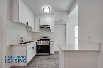 402 N Coronado St in Los Angeles, CA - Building Photo - Building Photo