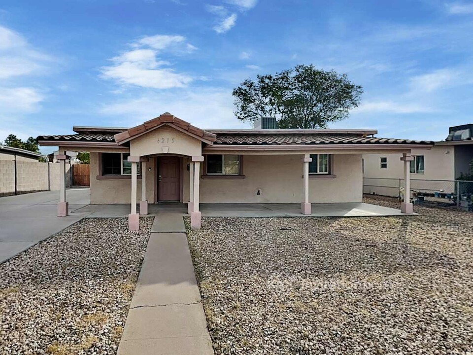 4215 N 27th Dr in Phoenix, AZ - Building Photo