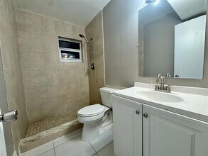 3556 NW 114th Terrace in Coral Springs, FL - Foto de edificio - Building Photo
