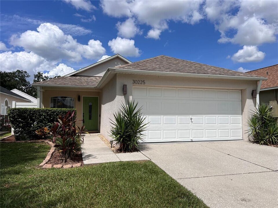 30225 Double Dr in Wesley Chapel, FL - Building Photo